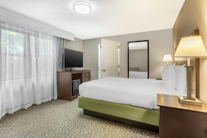 Standard Room, 1 Queen Bed, Refrigerator, Corner | 1 bedroom, in-room safe, laptop workspace, blackout drapes