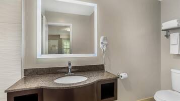 Standard Room, 2 Double Beds, Non Smoking, Refrigerator | Bathroom | Free toiletries, hair dryer, towels