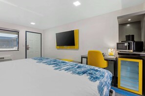Suite, 1 King Bed, Accessible, Non Smoking (with Sofabed)