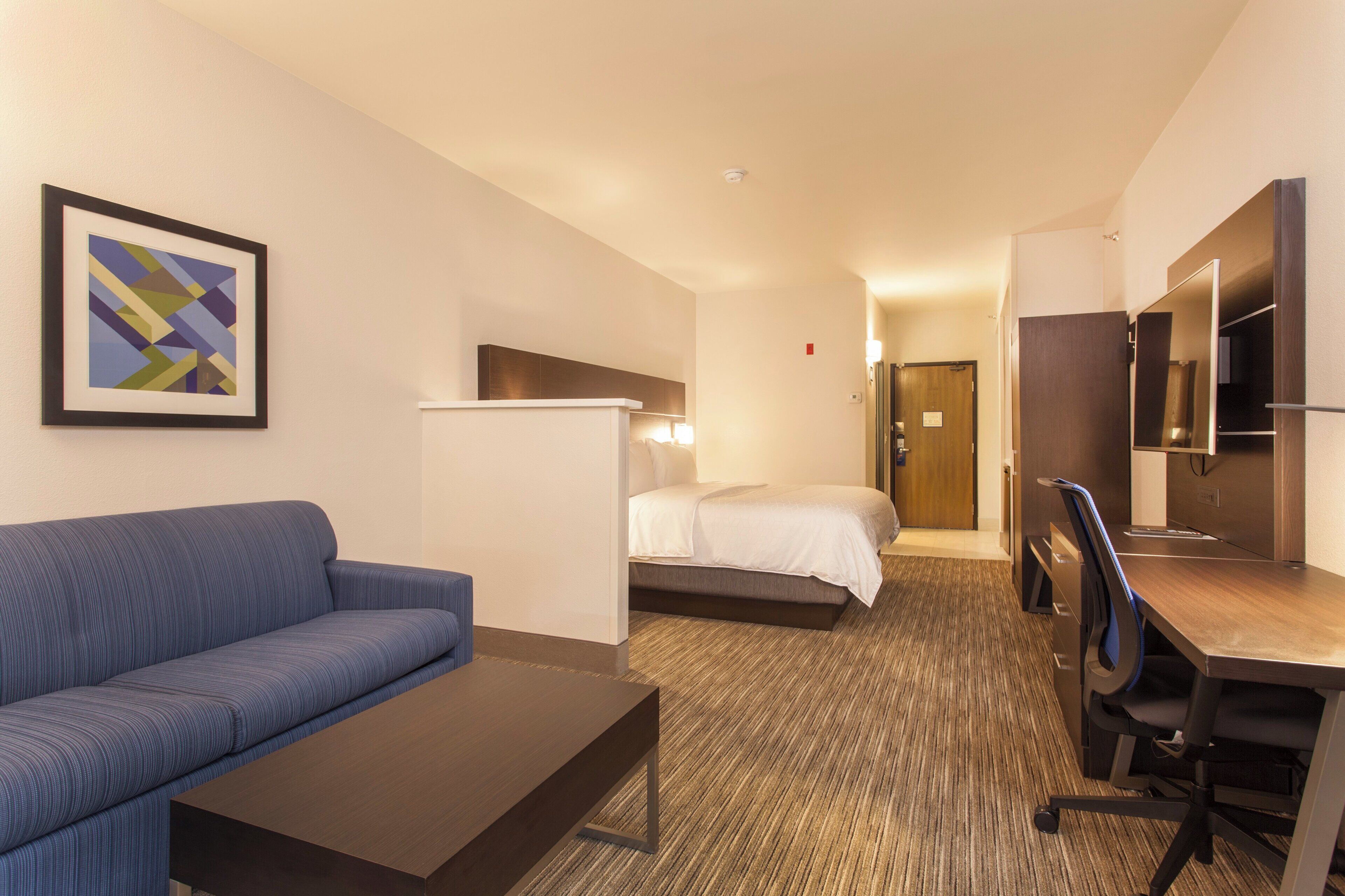 Photo -  Holiday Inn Express & Suites