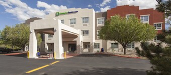 Holiday Inn Express & Suites Santa Fe by IHG
