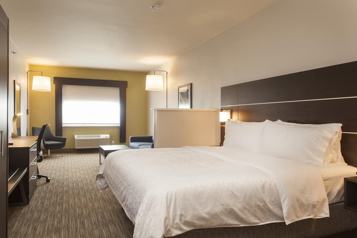 In-room safe, desk, soundproofing, iron/ironing board