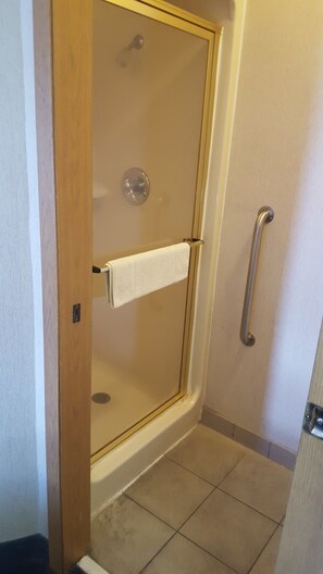 書桌、熨斗/熨衣板、免費無線上網、床單