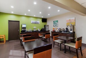 Buffet déjeuner gratuit