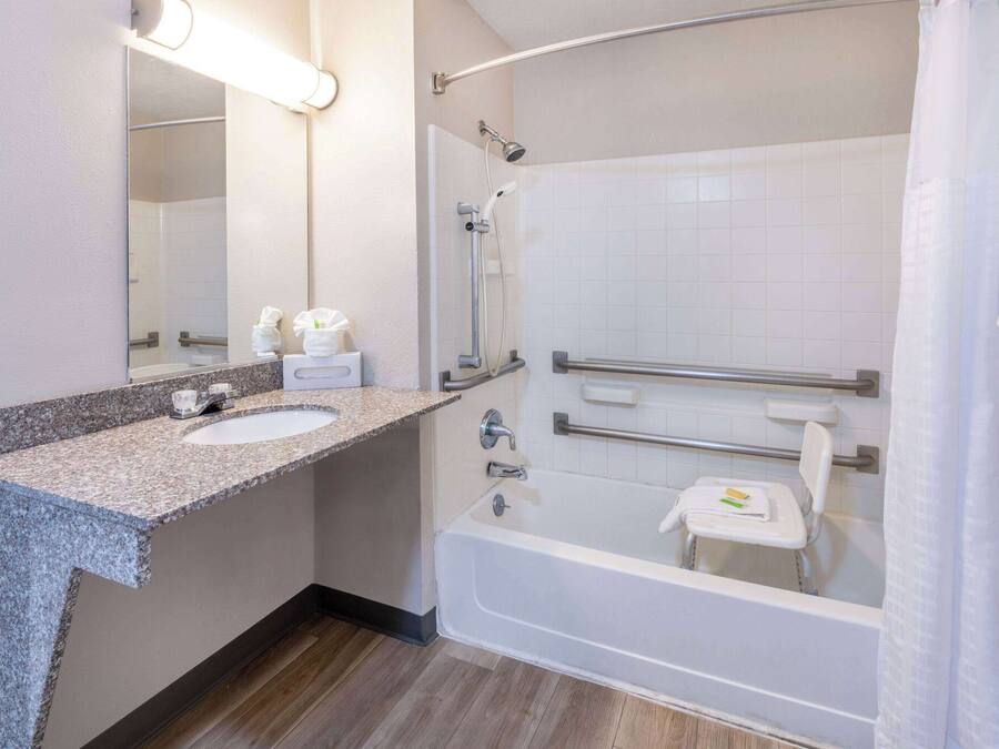 Baño accesible en silla de ruedas