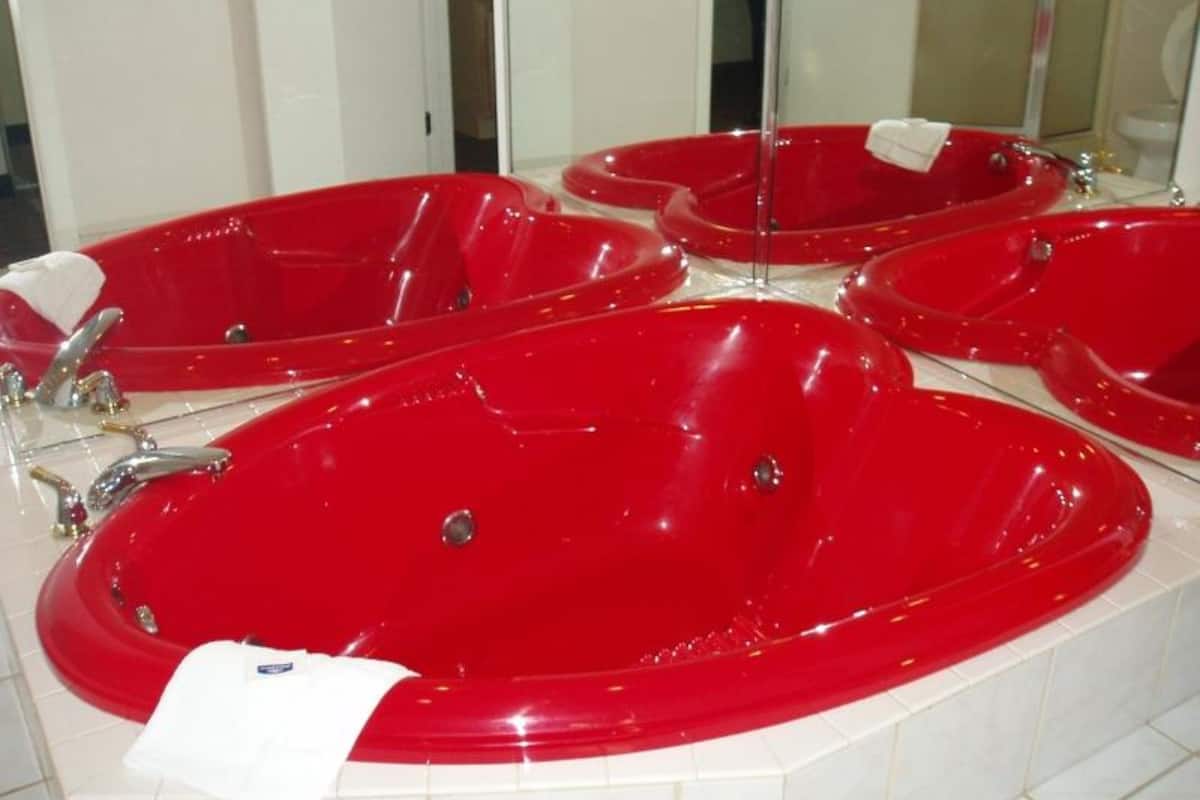 Jetted tub