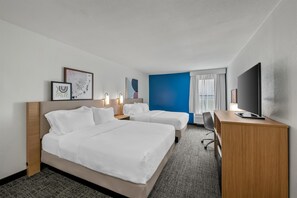 Habitación, 2 camas de matrimonio | Ropa de cama de alta calidad y edredones de plumas