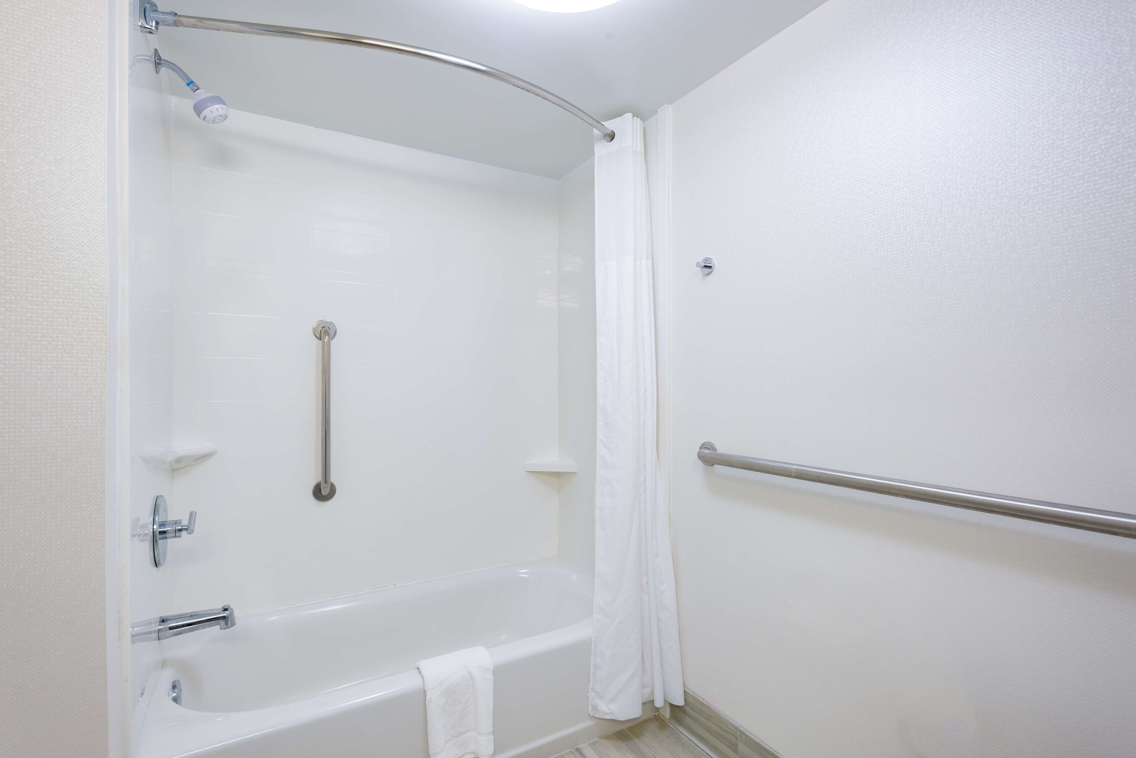 1 king bed, accessible, non smoking | bathroom | hair dryer, towels