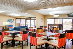 Free daily on-the-go breakfast - Comfort Inn Dayton - Huber Heights (Dayton)