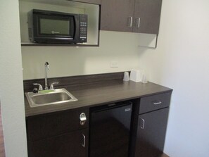 Fridge, microwave