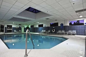 Indoor pool, sun loungers