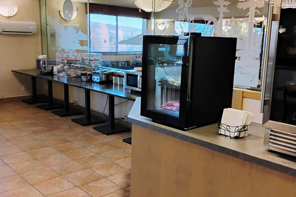 free daily on-the-go breakfast