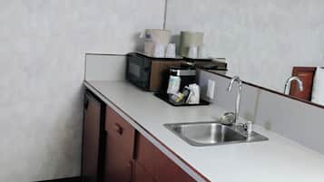 Blackout drapes, iron/ironing board, free WiFi