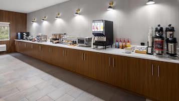 Déjeuner continental servi en semaine