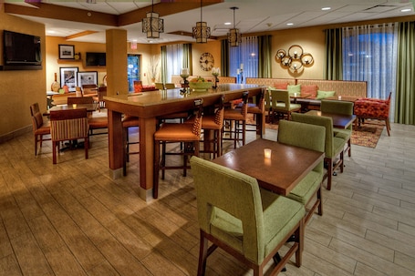 Reception. Hampton Inn Pittsburgh/West Mifflin