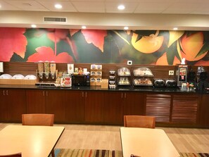 Esmorzar diari continental gratuït 