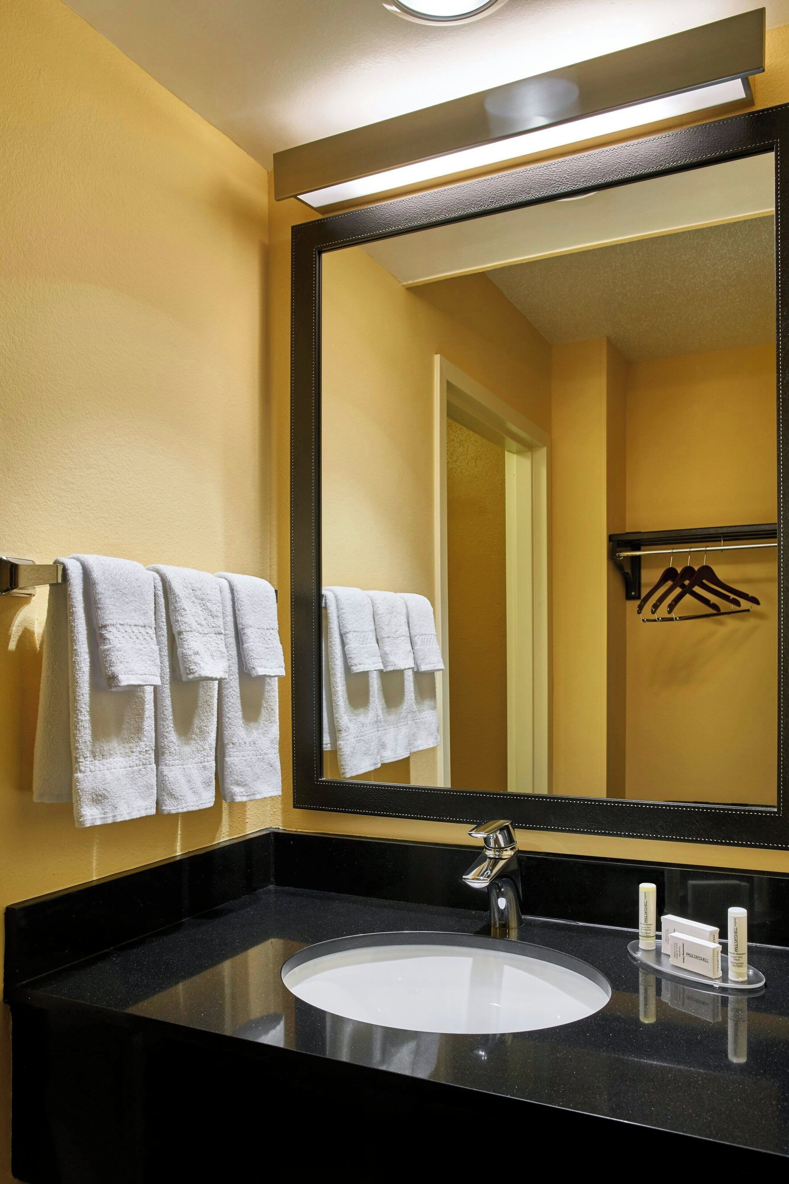 shower, deep-soaking bathtub, free toiletries, hair dryer