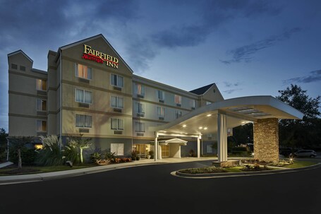 Fairfield Inn by Marriott Myrtle Beach Broadway at the Beach - Image 1