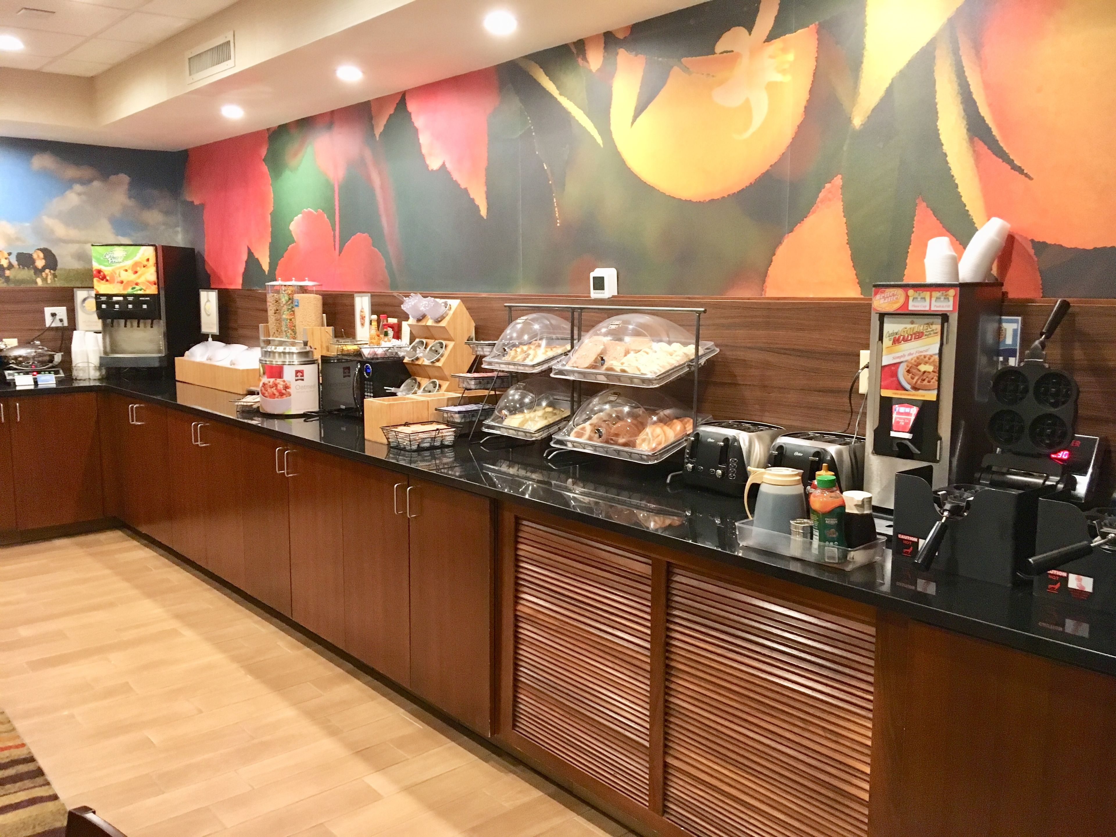 free daily continental breakfast