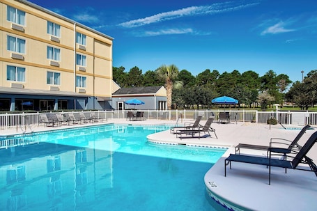 Outdoor pool. Fairfield Inn by Marriott Myrtle Beach Broadway at the Beach
