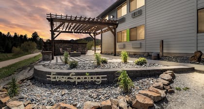 EverSpring Inn & Suites
