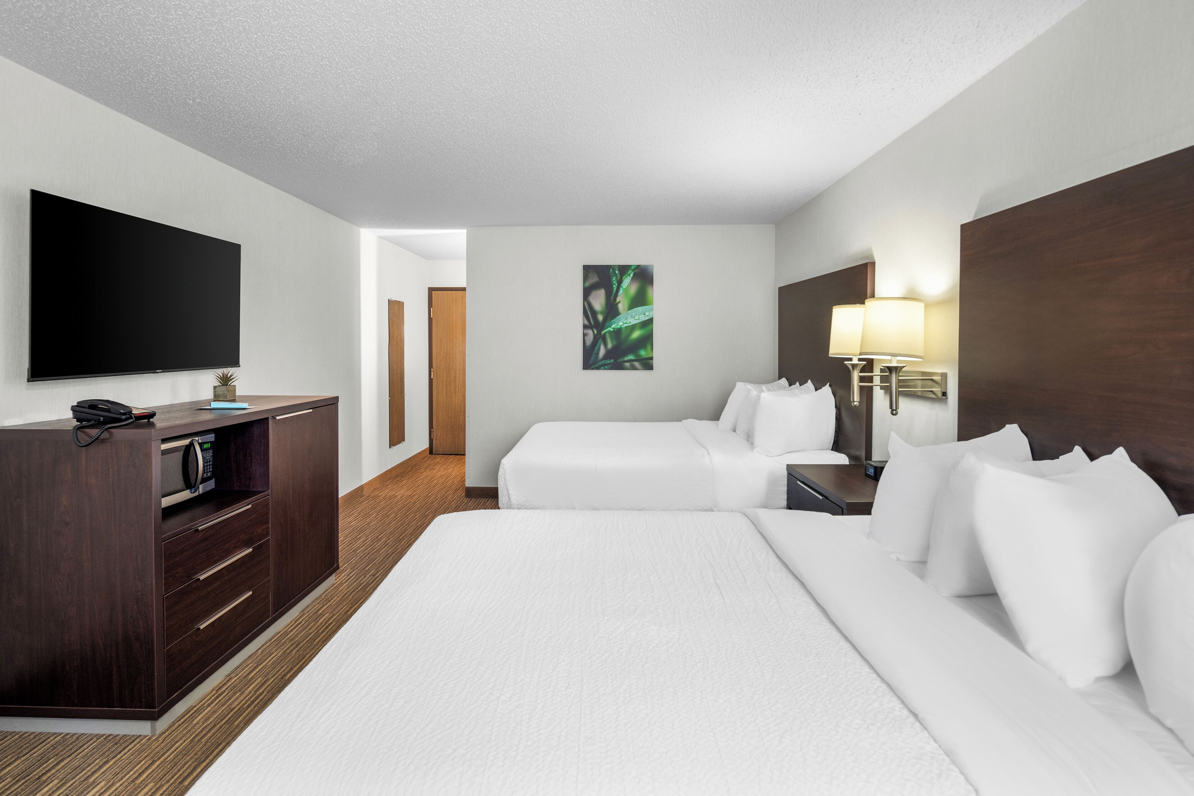 أغطية فراش متميزة وألحفة محشوة بالريش وأسرّة بإسفنج يتكيف مع شكل الجسم