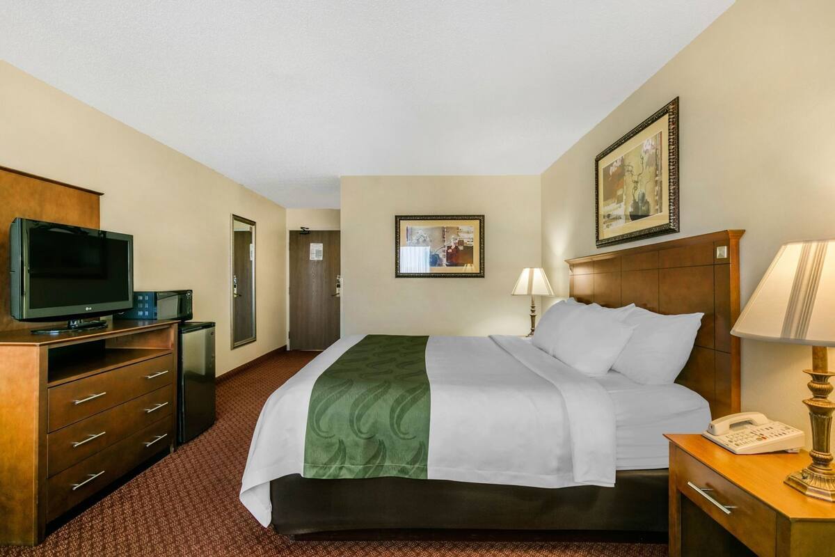 In-room safe, iron/ironing board, free cots/infant beds, rollaway beds