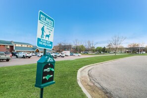 Pet-friendly amenities