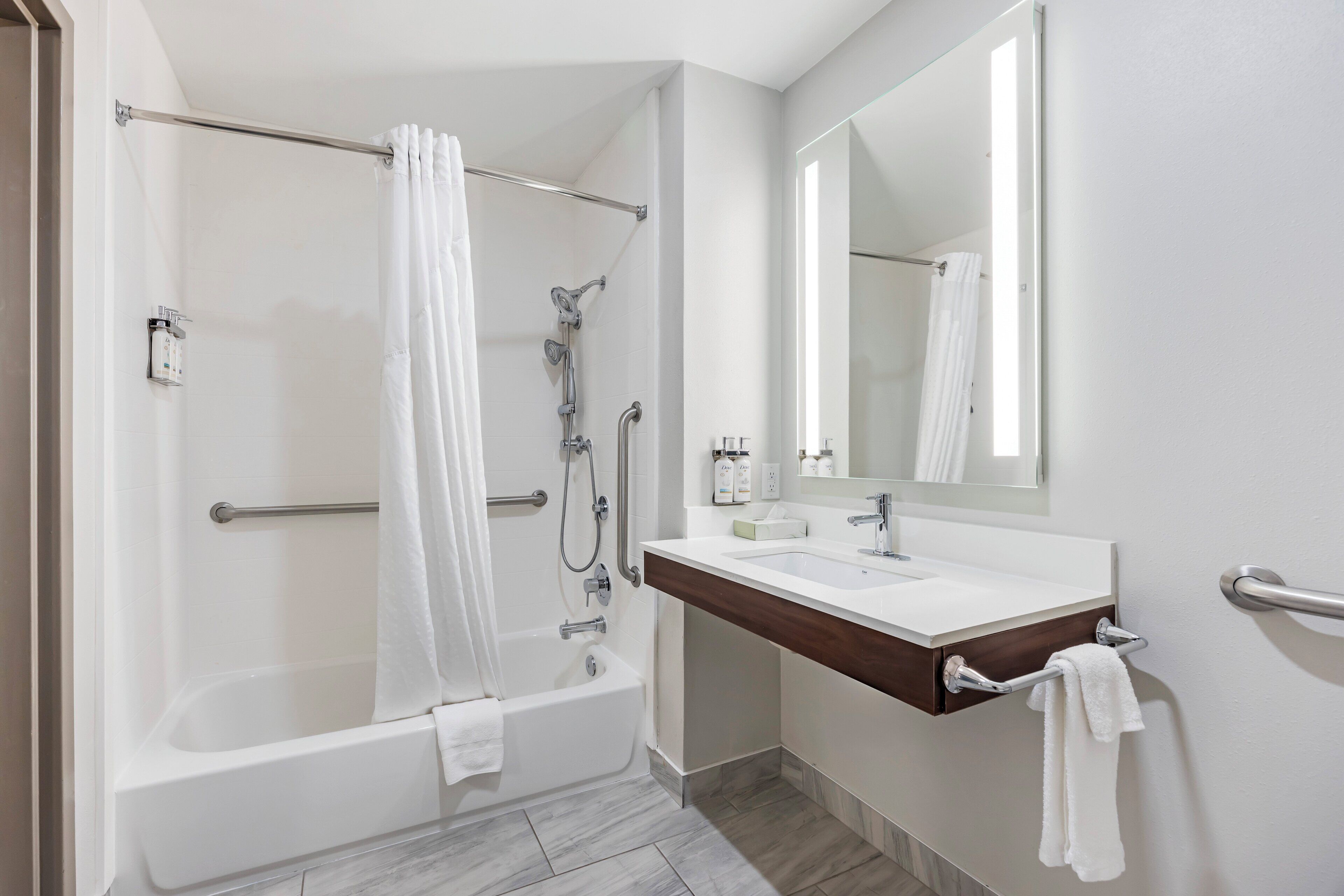 1 bedroom, premium bedding, memory-foam beds, in-room safe