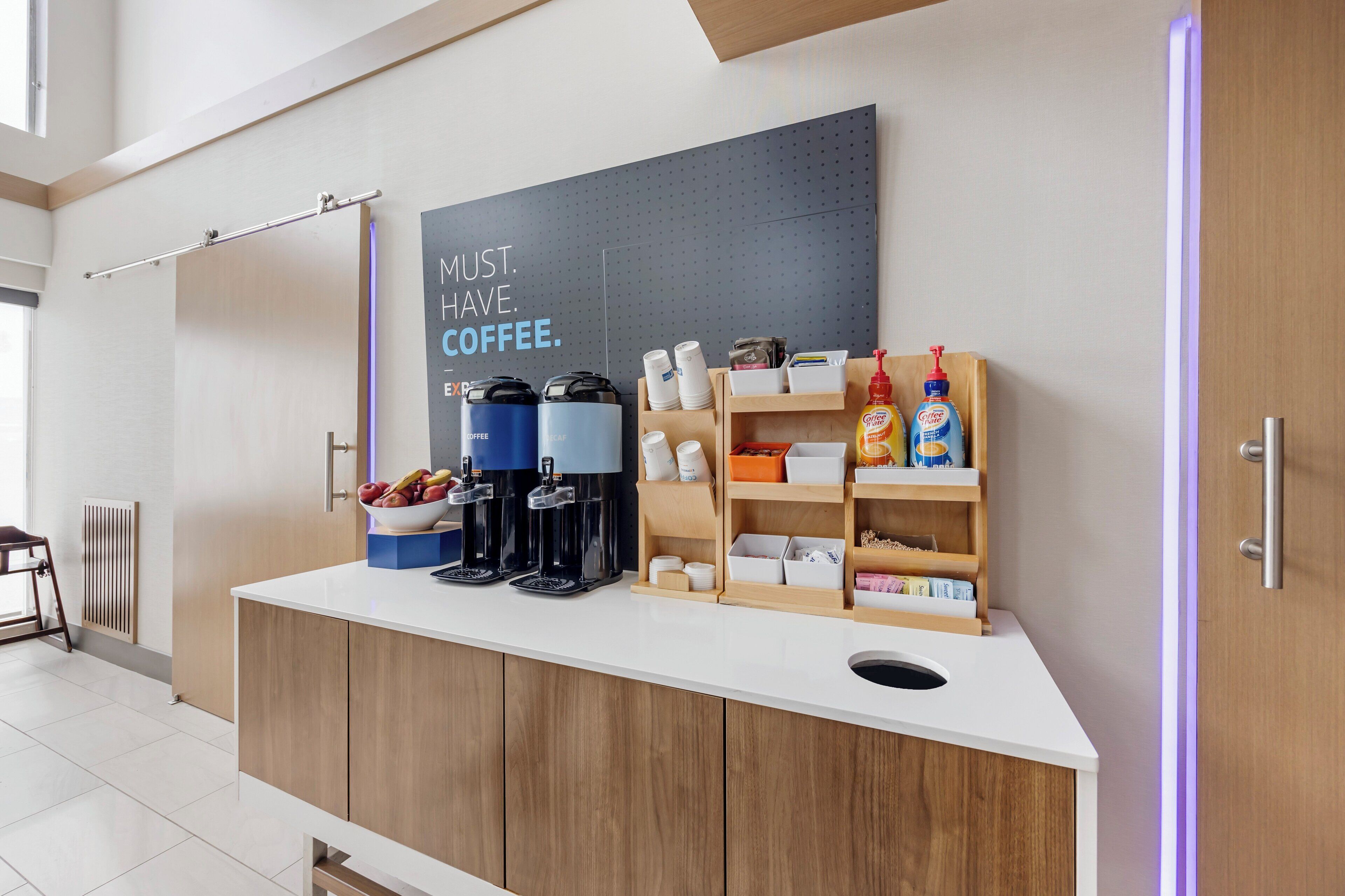 free buffet breakfast