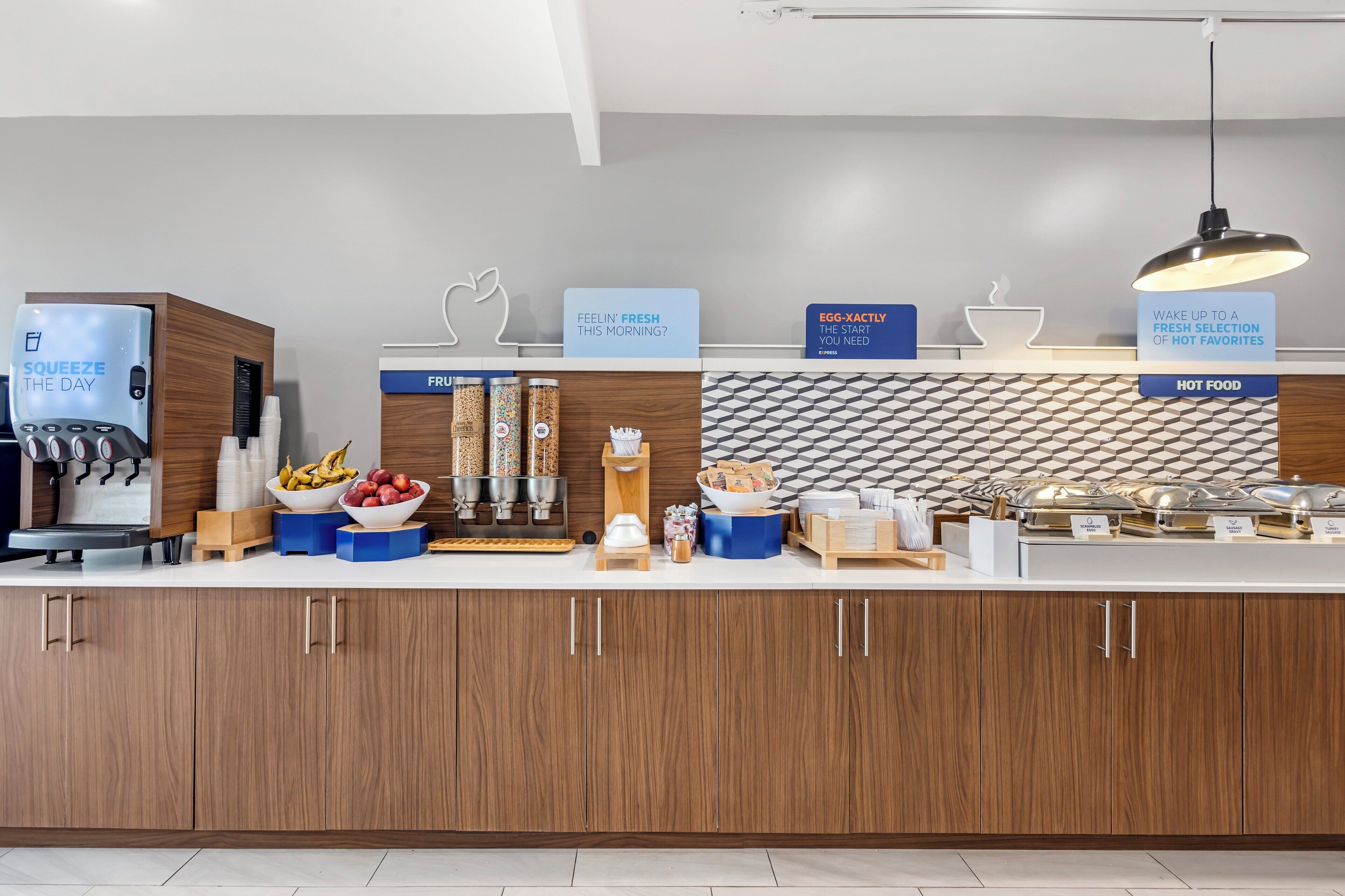 free buffet breakfast