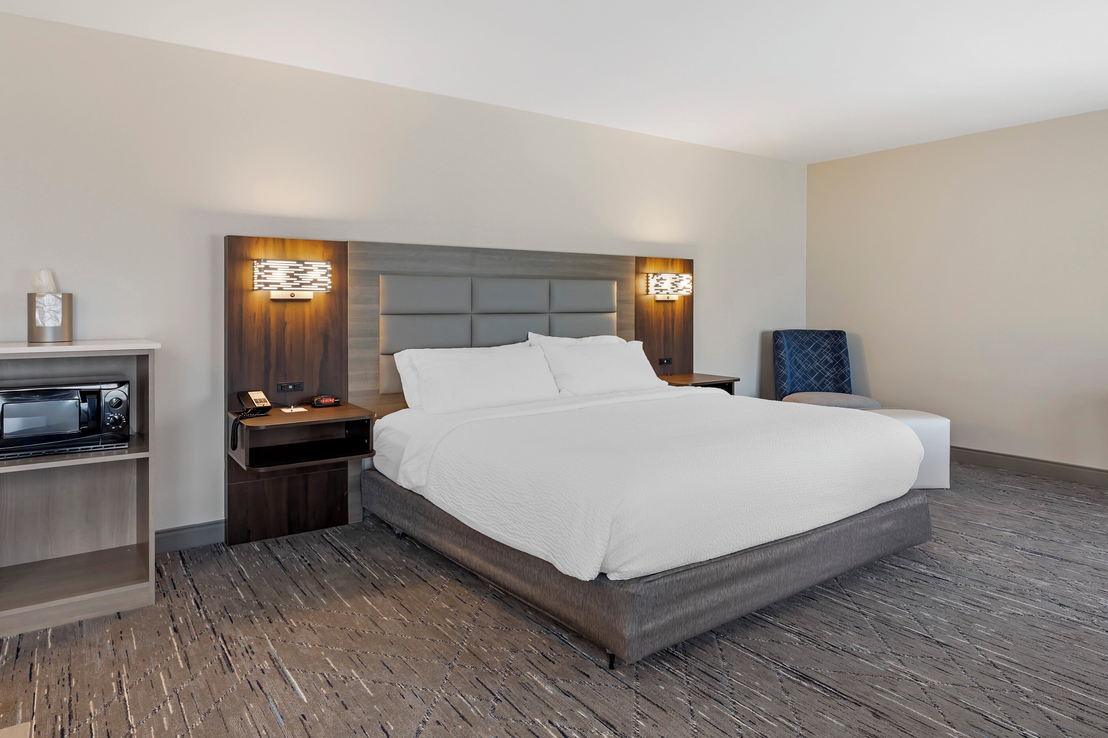 Studio Suite, 1 King Bed with Sofa bed | Premium bedding, memory foam beds, in-room safe, desk
