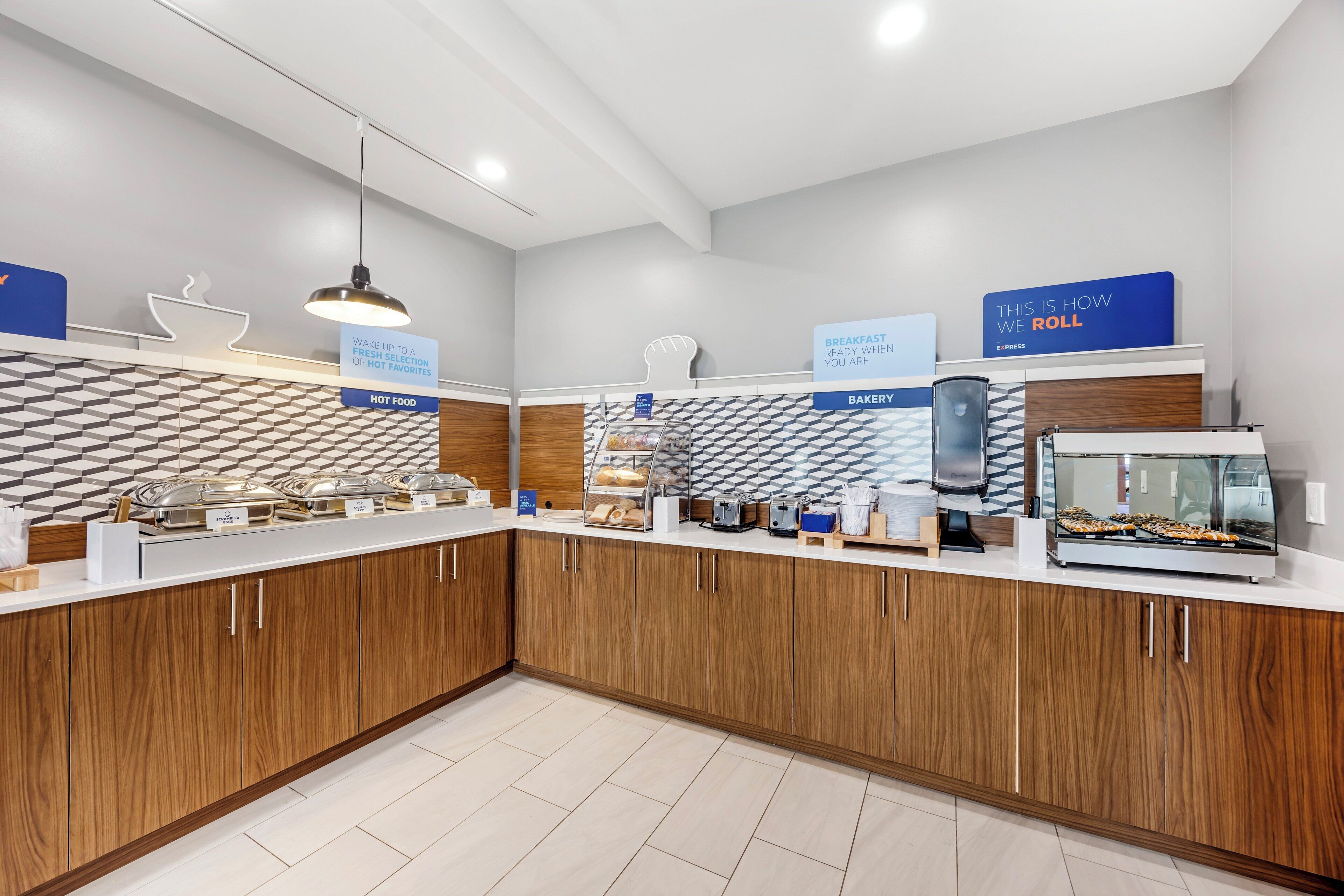 free buffet breakfast