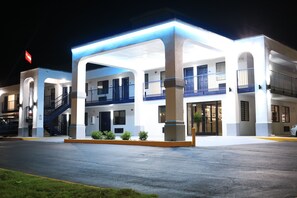 Exterior - Econo Lodge Inn & Suites Southeast (La Vergne)