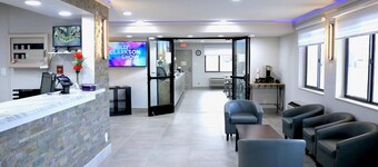 Econo Lodge Inn & Suites Southeast