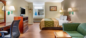 Econo Lodge Inn & Suites Southeast