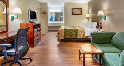 Econo Lodge Inn & Suites Southeast