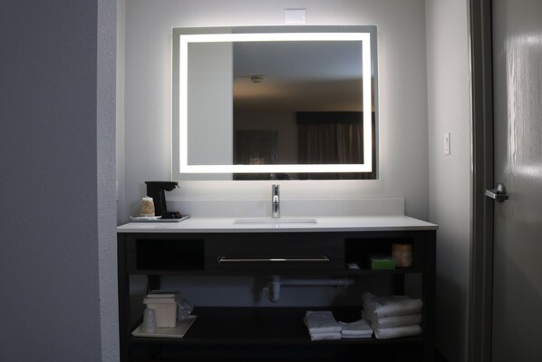 Chambre Standard, 1 grand lit, non-fumeur | Salle de bain