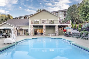 Indoor pool, 2 outdoor pools, pool umbrellas, sun loungers
