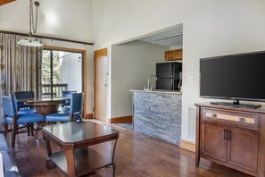 Mikrobølgeovn og kaffetrakter/tekoker