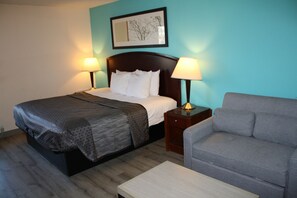 Premium bedding, desk, laptop workspace, blackout drapes - Executive Inn and Suites Wichita Falls (Wichita Falls)
