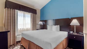 1 bedroom, premium bedding, in-room safe, desk