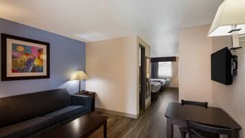 Suite, Multiple Beds, Non Smoking (2 Queen, 2 Person Sofa Bed)