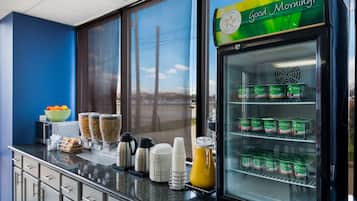 Free daily continental breakfast