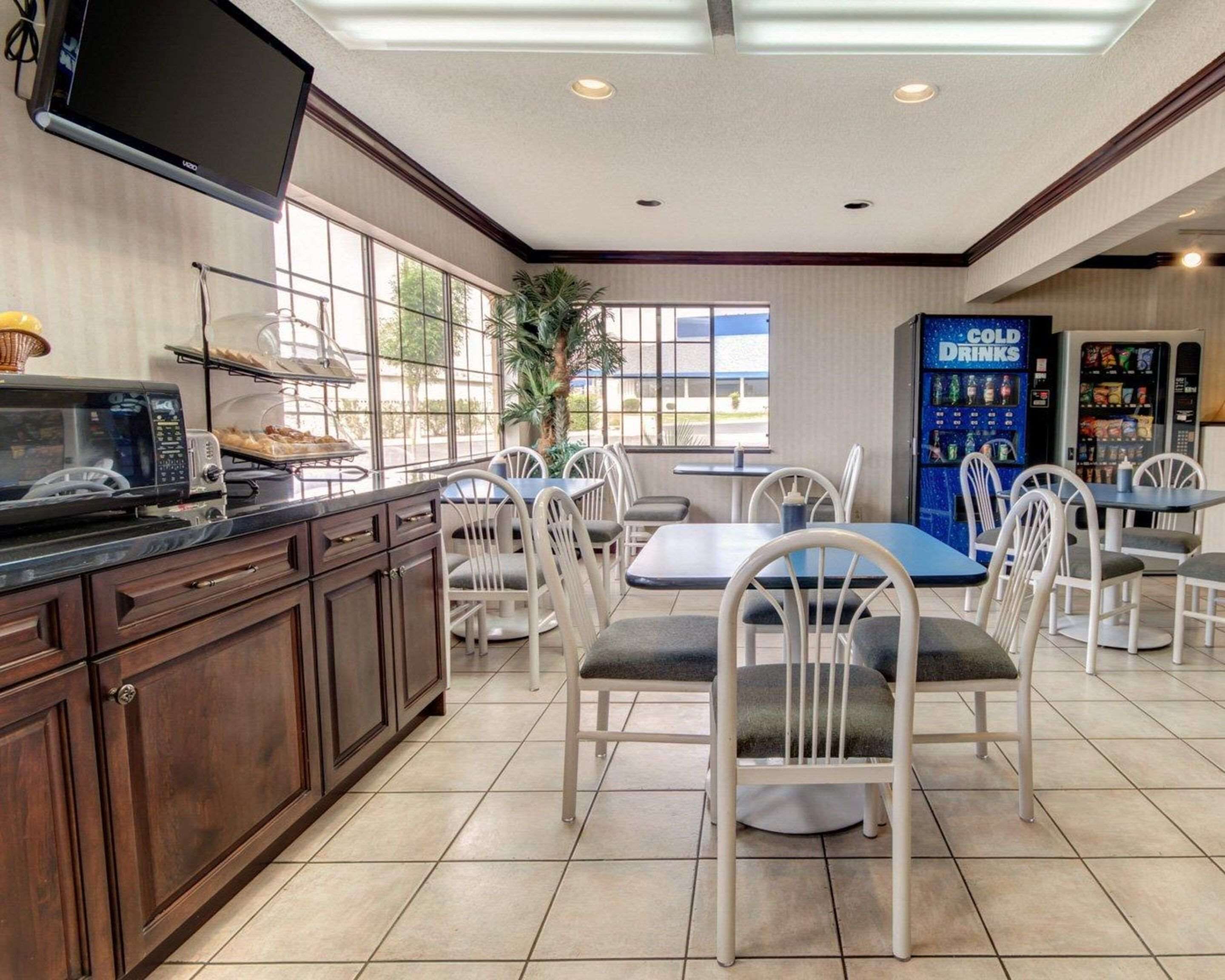 Foto - Econo Lodge Inn & Suites El Paso West