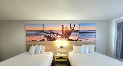 Days Inn & Suites by Wyndham Corpus Christi Central