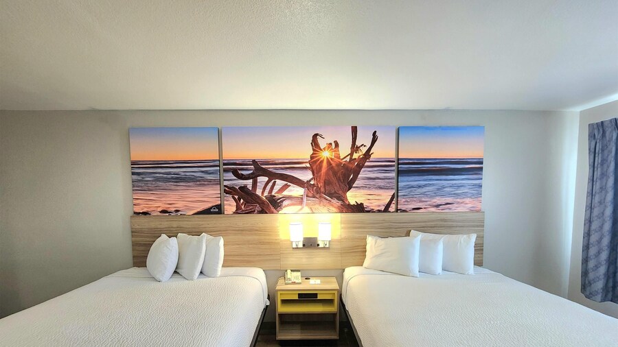 Days Inn & Suites by Wyndham Corpus Christi Central