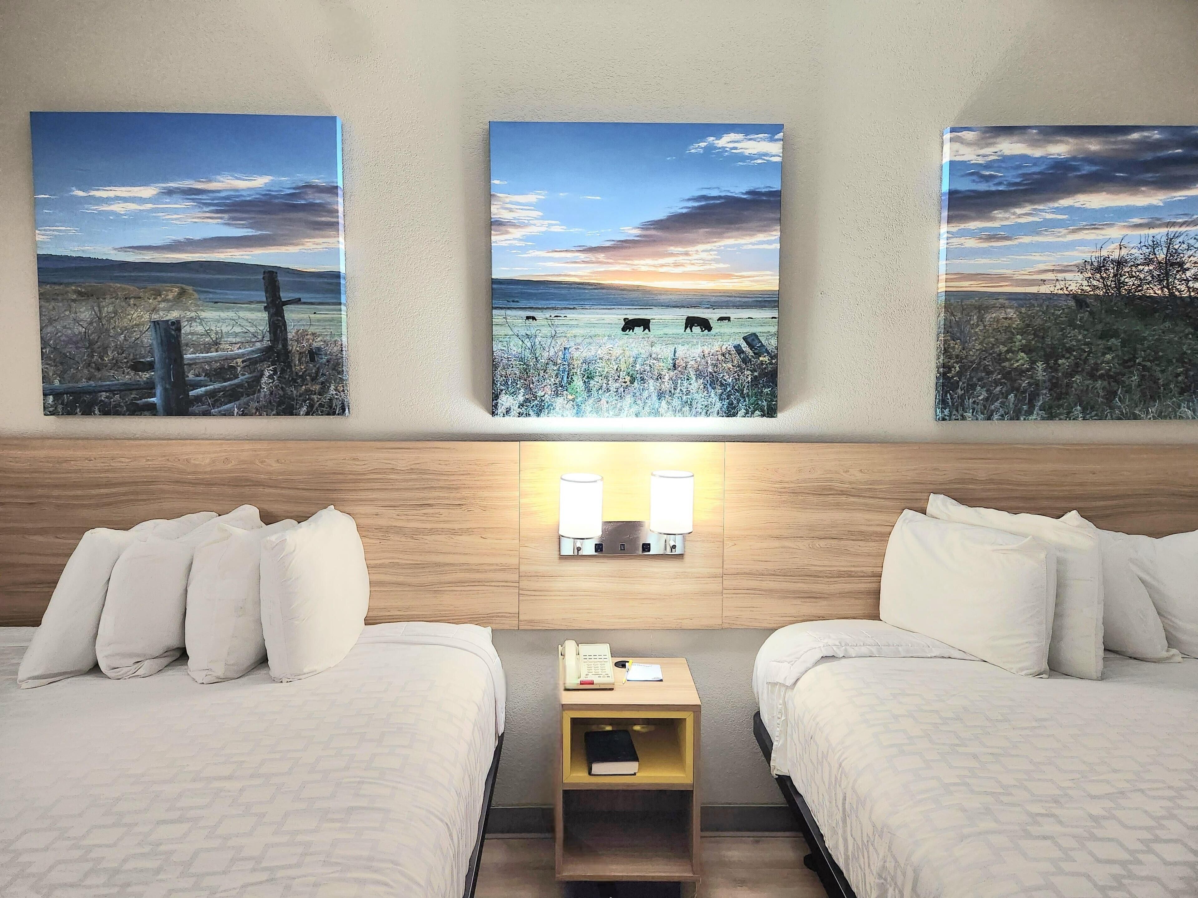 Executive-Suite, 2 Schlafzimmer, Nichtraucher (2 King Beds) | Schreibtisch, schallisolierte Zimmer, Bügeleisen/Bügelbrett