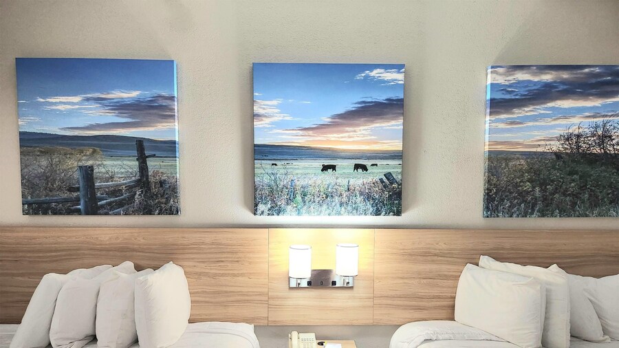 Days Inn & Suites by Wyndham Corpus Christi Central