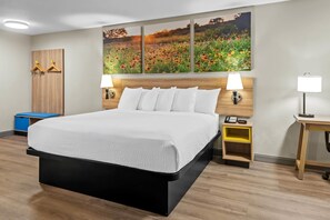 Suite, 1 King Bed | Desk, blackout drapes, free cribs/infant beds, free WiFi - Days Inn & Suites by Wyndham DeSoto (DeSoto)